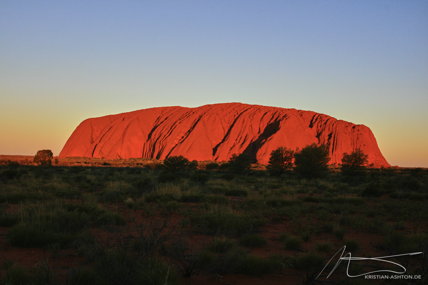 The splendorous colours of Uluru at sunset